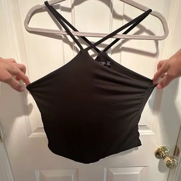 NWT Nasty Gal Black Slinky Cropped Halter Top - Size 10 - Picture 4 of 5
